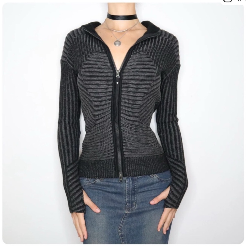 Lululemon athletica Black & Grey Ribbed Women's Hooded Full-Zip Sweater - Picture 2 of 15